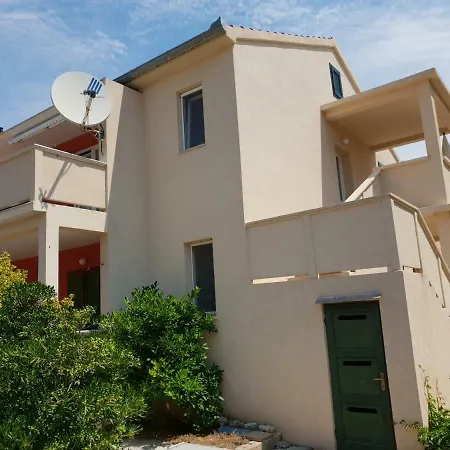 Nevena * Betina (Sibenik-Knin)