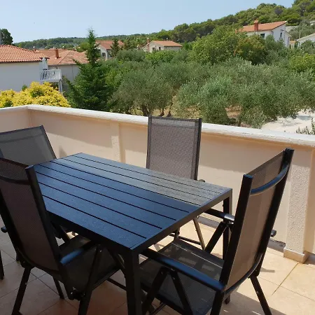 Nevena * Betina (Sibenik-Knin)