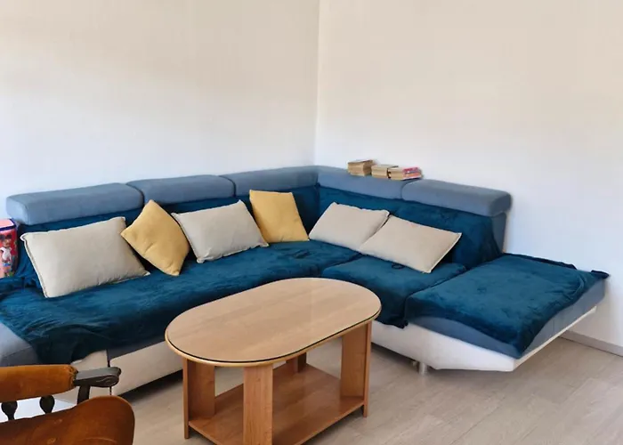 Nevena * Betina (Sibenik-Knin)