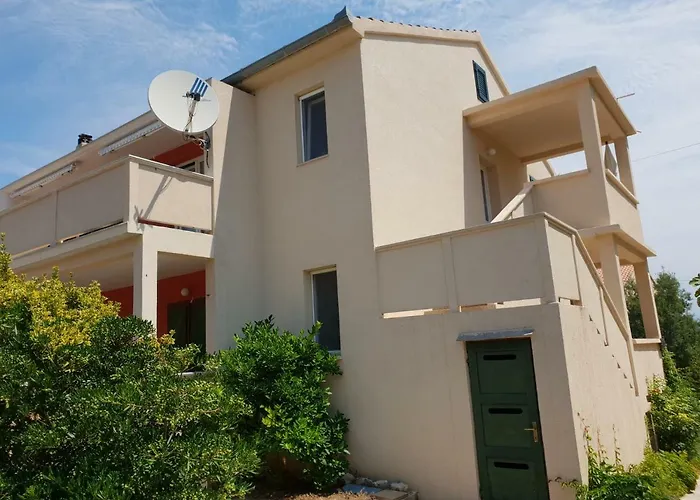 Nevena * Betina (Sibenik-Knin)