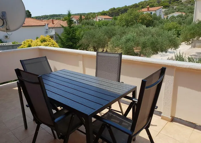 Nevena * Betina (Sibenik-Knin)